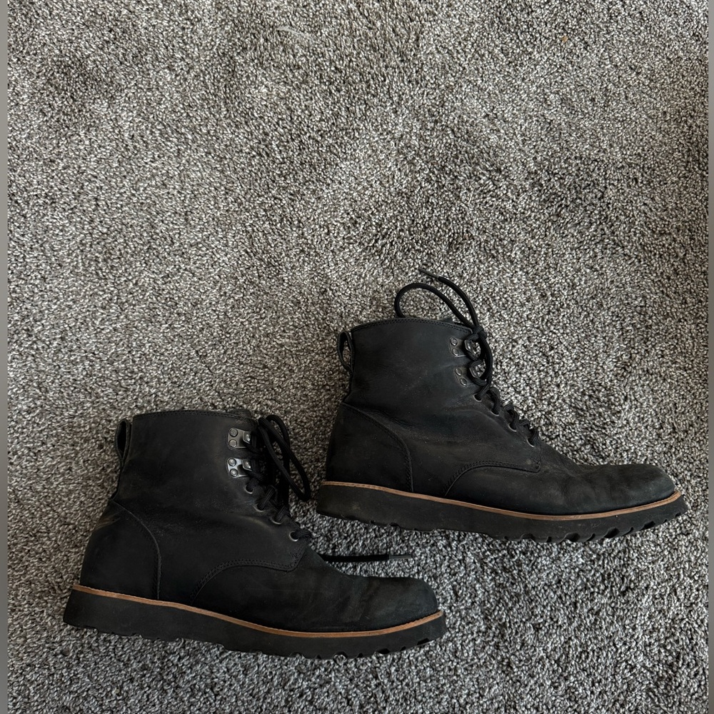 Men’s Ugg Treadlite Chelsea Boots Size 9